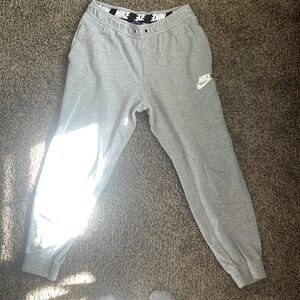 Women’s sweatpants